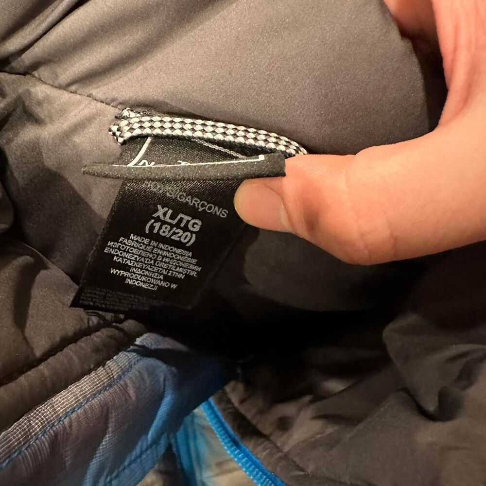 Kids The North Face Drummer Blue Plaid and Gray Puffer Vest - Picture 3 of 6